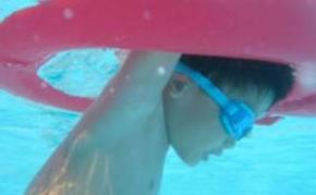 Paternit Oggi - Attivit sportiva per bambini: come scegliere la scuola di nuoto?