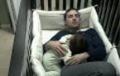 Video sui papà: Il cuscino umano...
