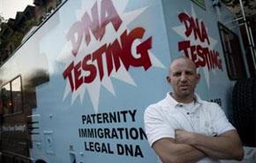 Paternit Oggi - Test del DNA per conoscere il proprio padre? A New York si fa in strada in camper