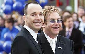 Paternit Oggi - Sir Elton John e il suo compagno diventano padri grazie ad utero in affitto