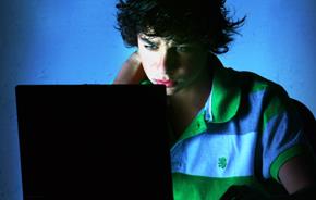 Paternit Oggi - Adolescenza: 13 ragazzi su 100 sono vittime di cyber bullismo