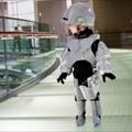 Il figlio chiede al padre di diventare Robocop, il padre lo accontenta